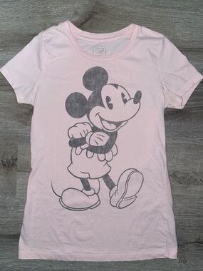 Mickey Mouse graphic tee size xs